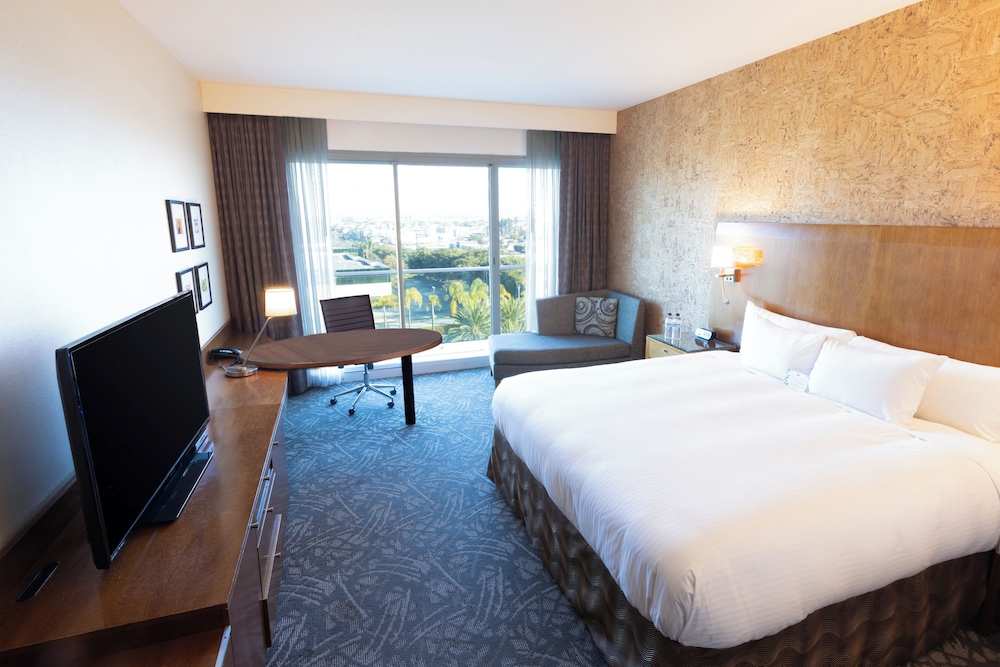 Deluxe Room, 1 King Bed (Deluxe King) - Photo 1