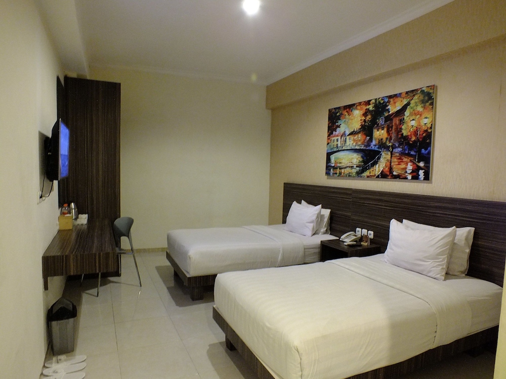 Standard Twin Bed (Stair Access Only) photo 1