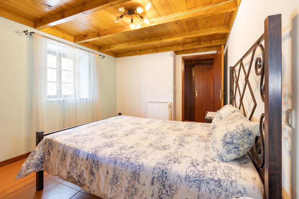 Traditional Cottage, 3 Bedrooms, River View photo 3