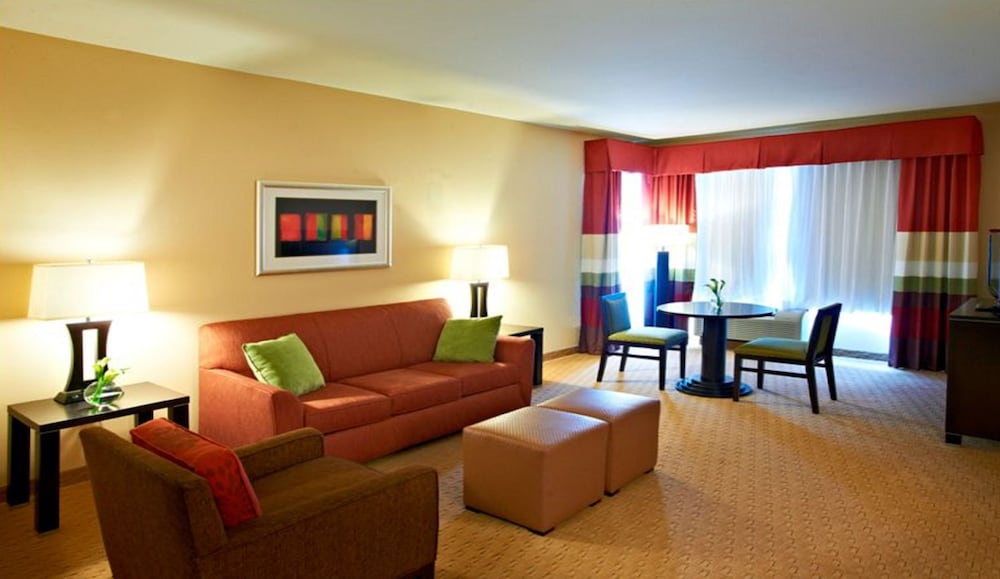 Suite, 1 Bedroom, Accessible (Communications) - Photo 4
