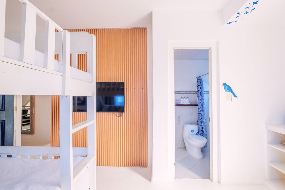 Premier Quadruple Room - Photo 3