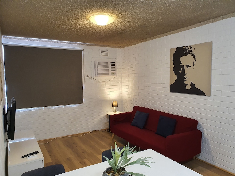 Two Bedroom Apartment Queen and Twin - Photo 17