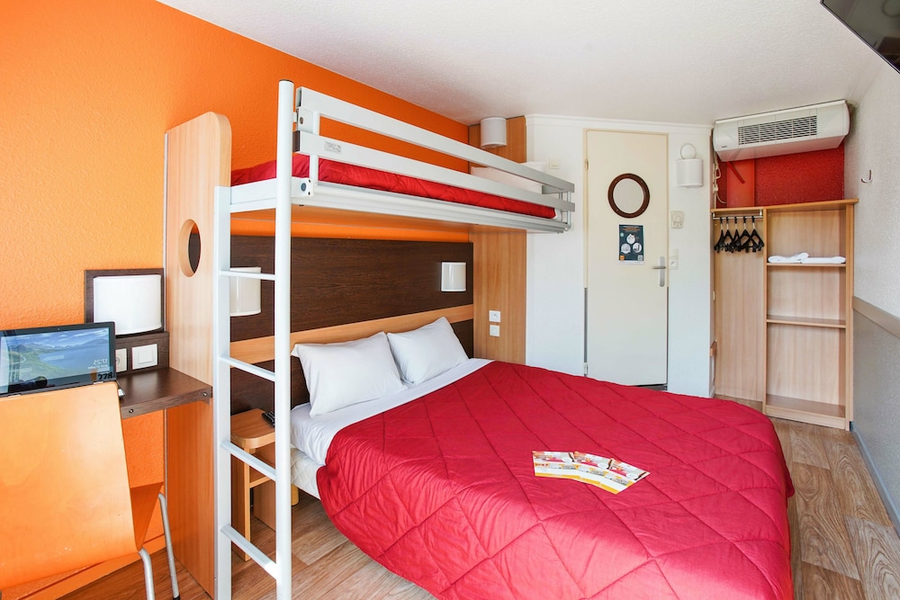 Comfort Room (accessible)