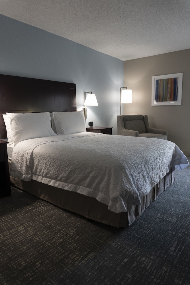 Room, 1 King Bed, Non Smoking - Photo 2
