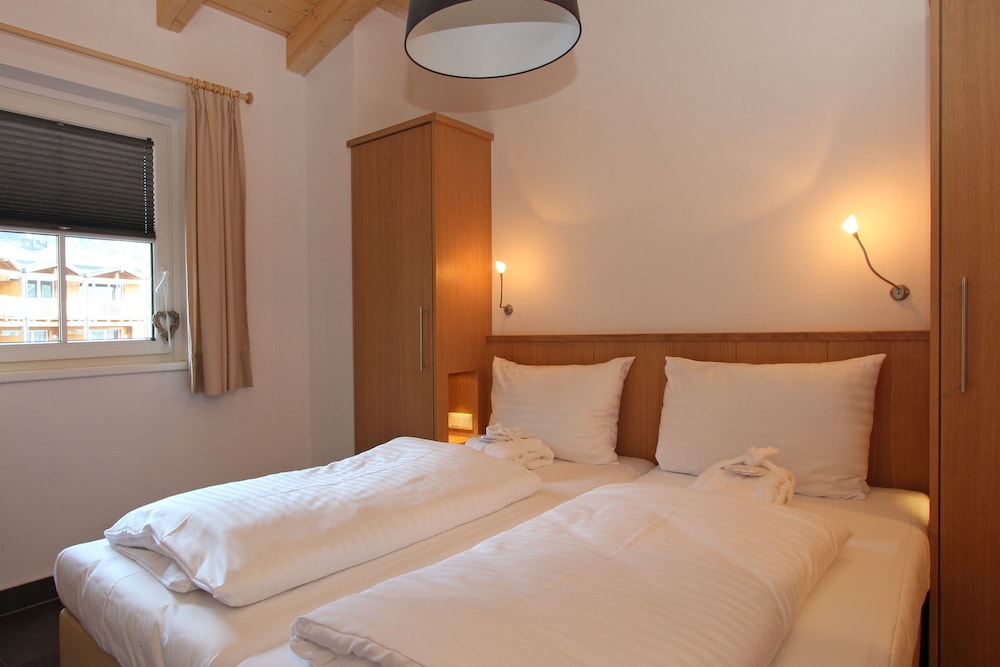Deluxe Penthouse, 3 Bedrooms, Balcony, Mountain View (Excl. 215 EUR cleaning fee) photo 2