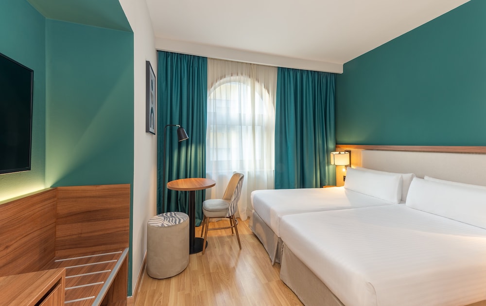 Standard Room, 2 Twin Beds - Photo 3