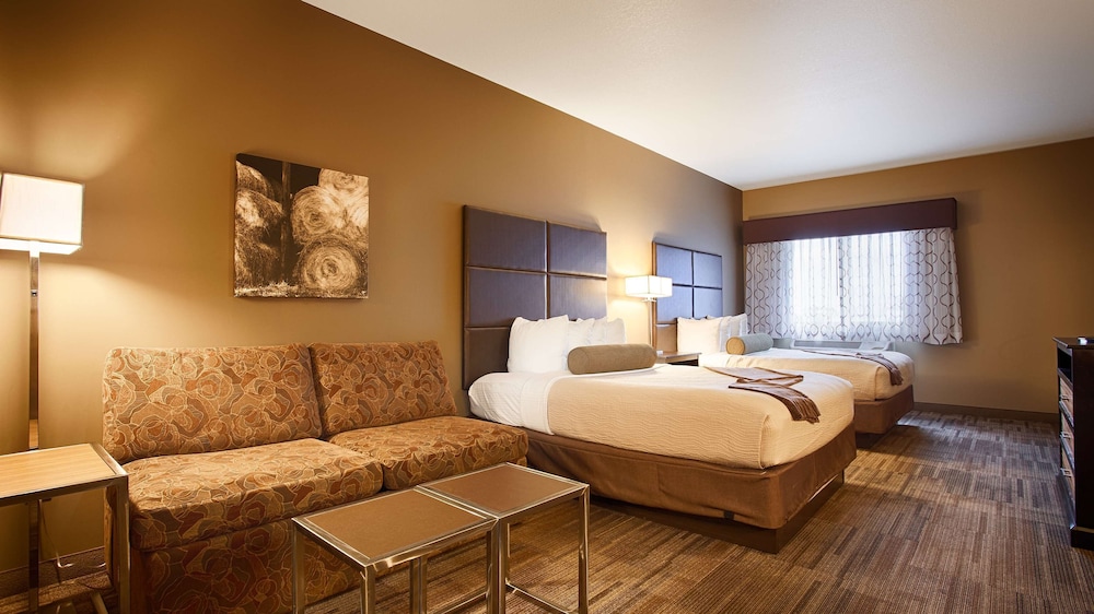 Suite, Multiple Beds, Non Smoking, Refrigerator & Microwave (with Sofabed) photo 1