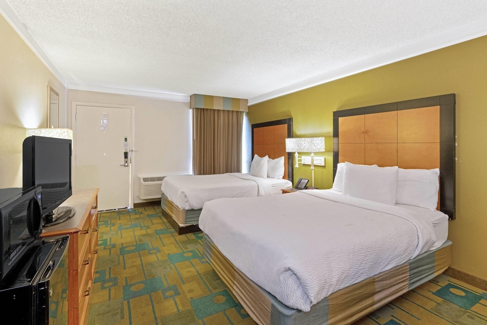 Room, 2 Double Beds, Mobility Accessible, Non Smoking (Mobility, Roll-in Shower) - Photo 1