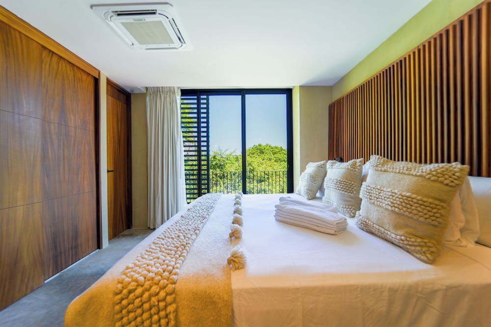 Luxury Suite, 2 Queen Beds photo 2