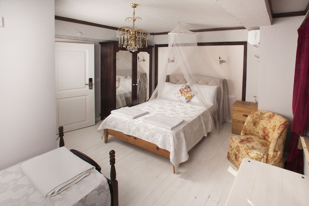 Triple Room photo 2