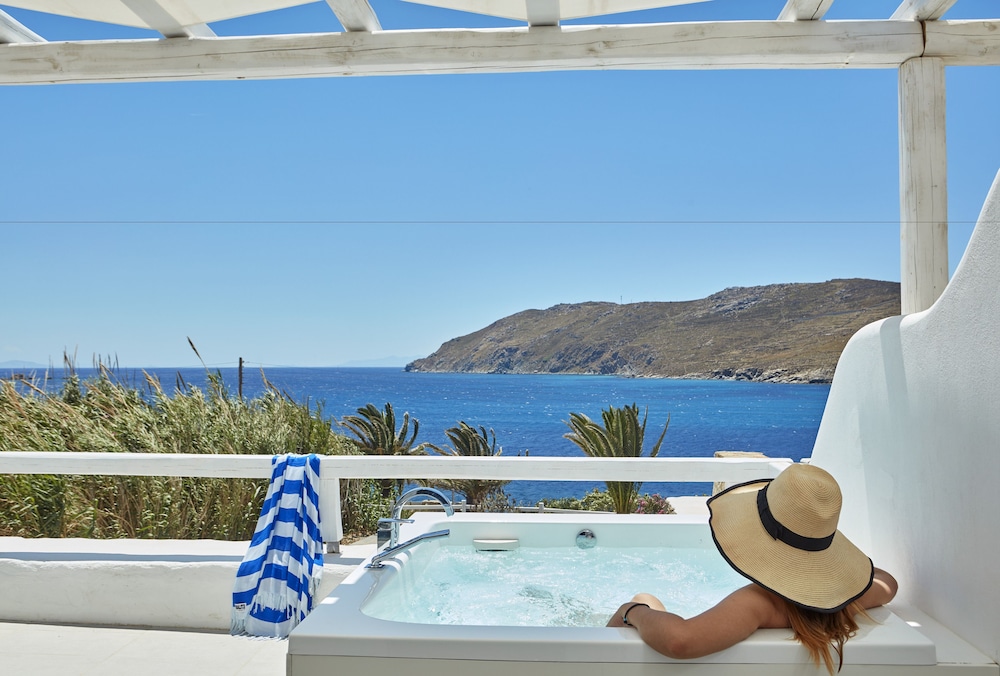 Honeymoon Suite, Sea View (With Outdoor Jacuzzi), photo 6