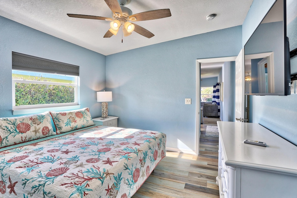 House, 1 King Bed (Shore Thing) photo 1