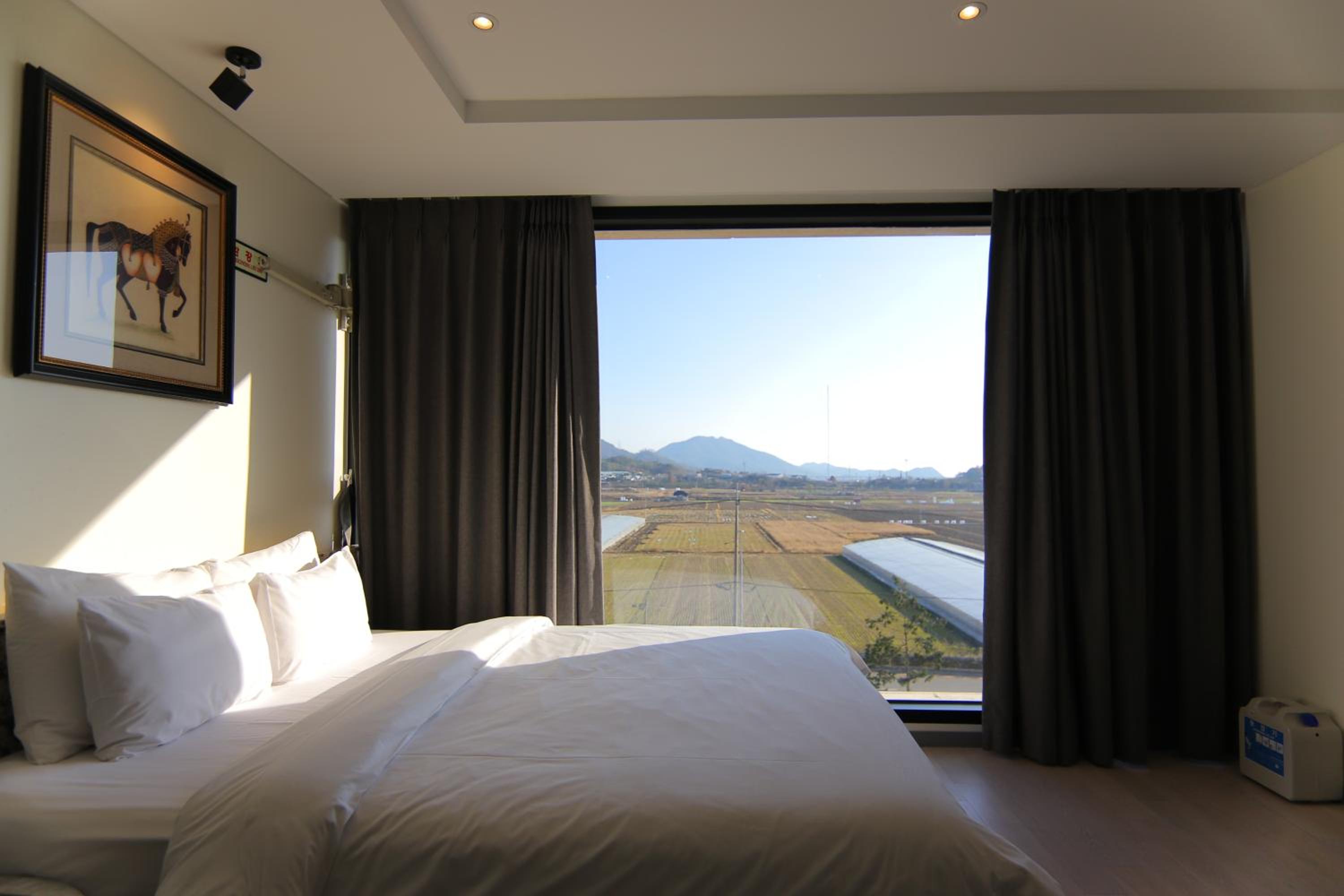 Standard Double Room - Photo 6