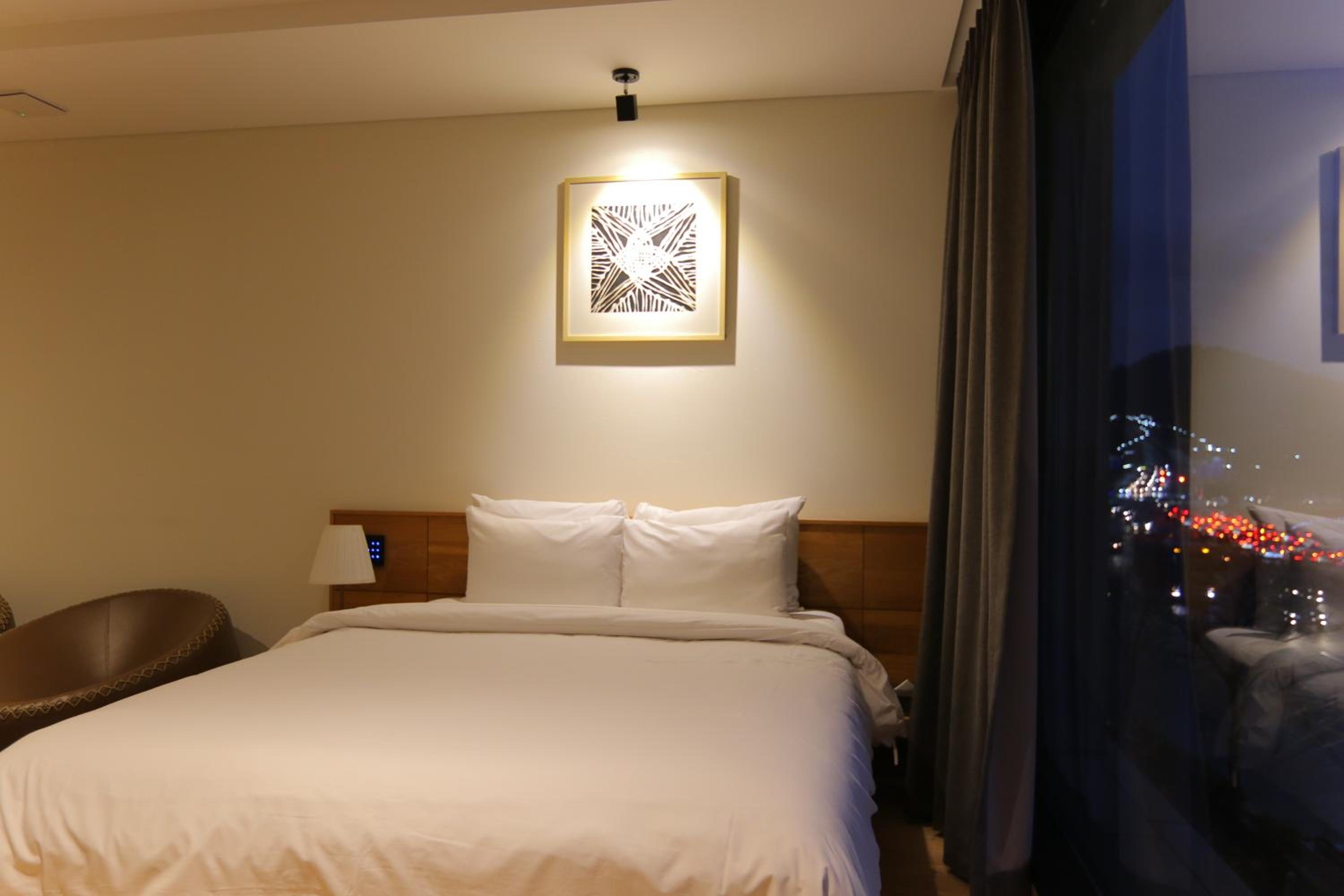 Standard Double Room - Photo 8