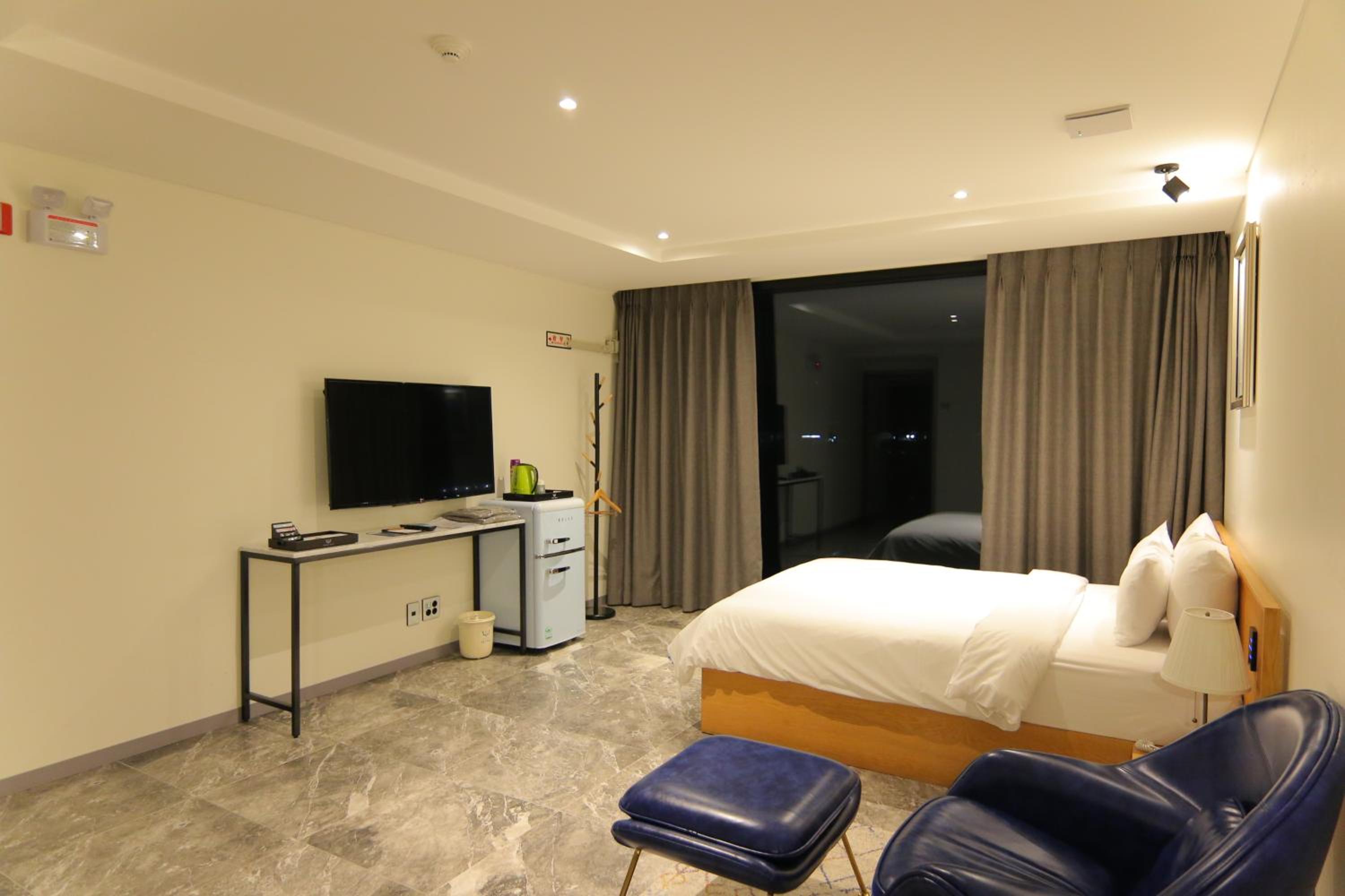 Standard Double Room - Photo 14