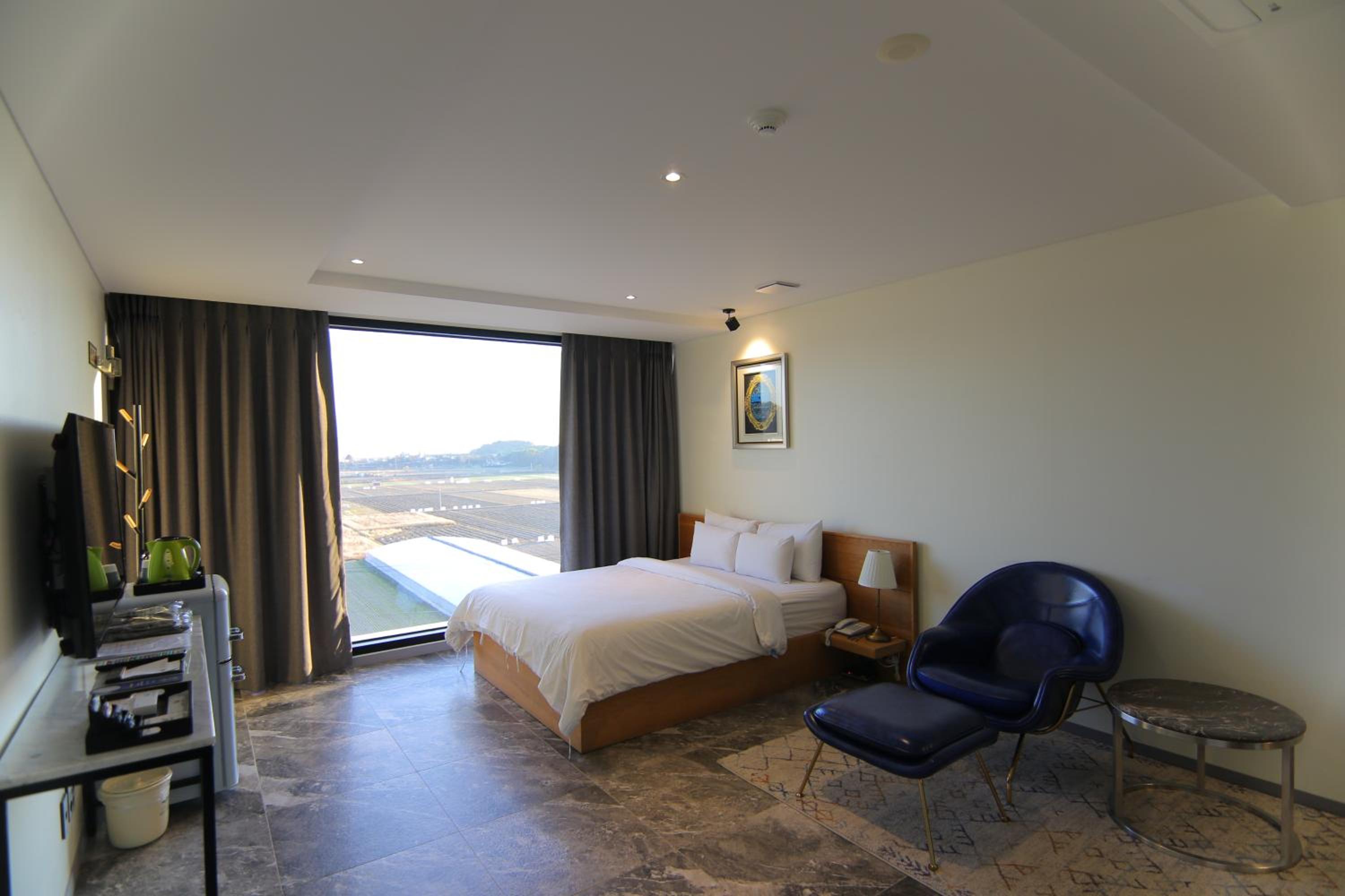 Standard Double Room - Photo 15