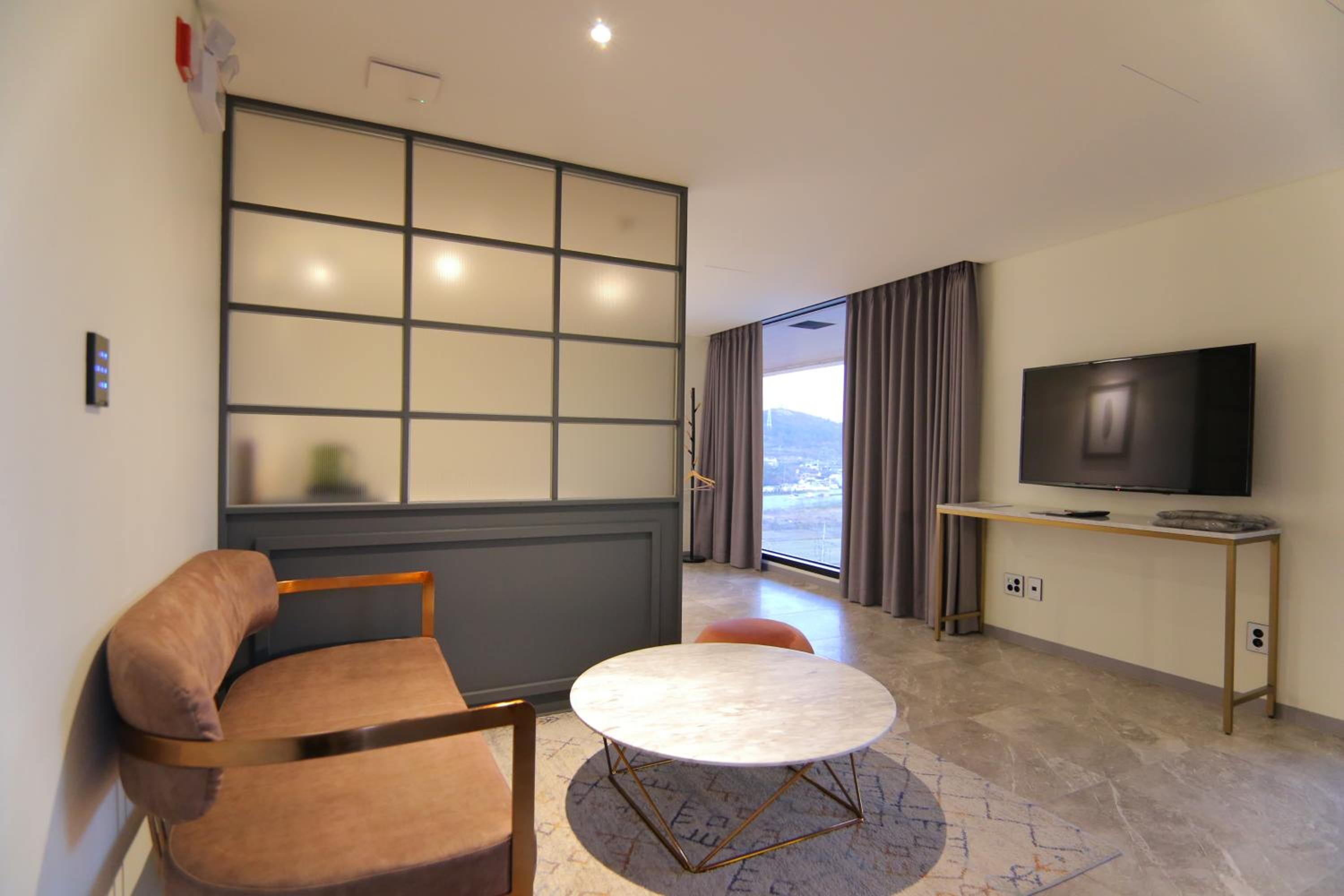 Standard Terrace Room - Photo 13