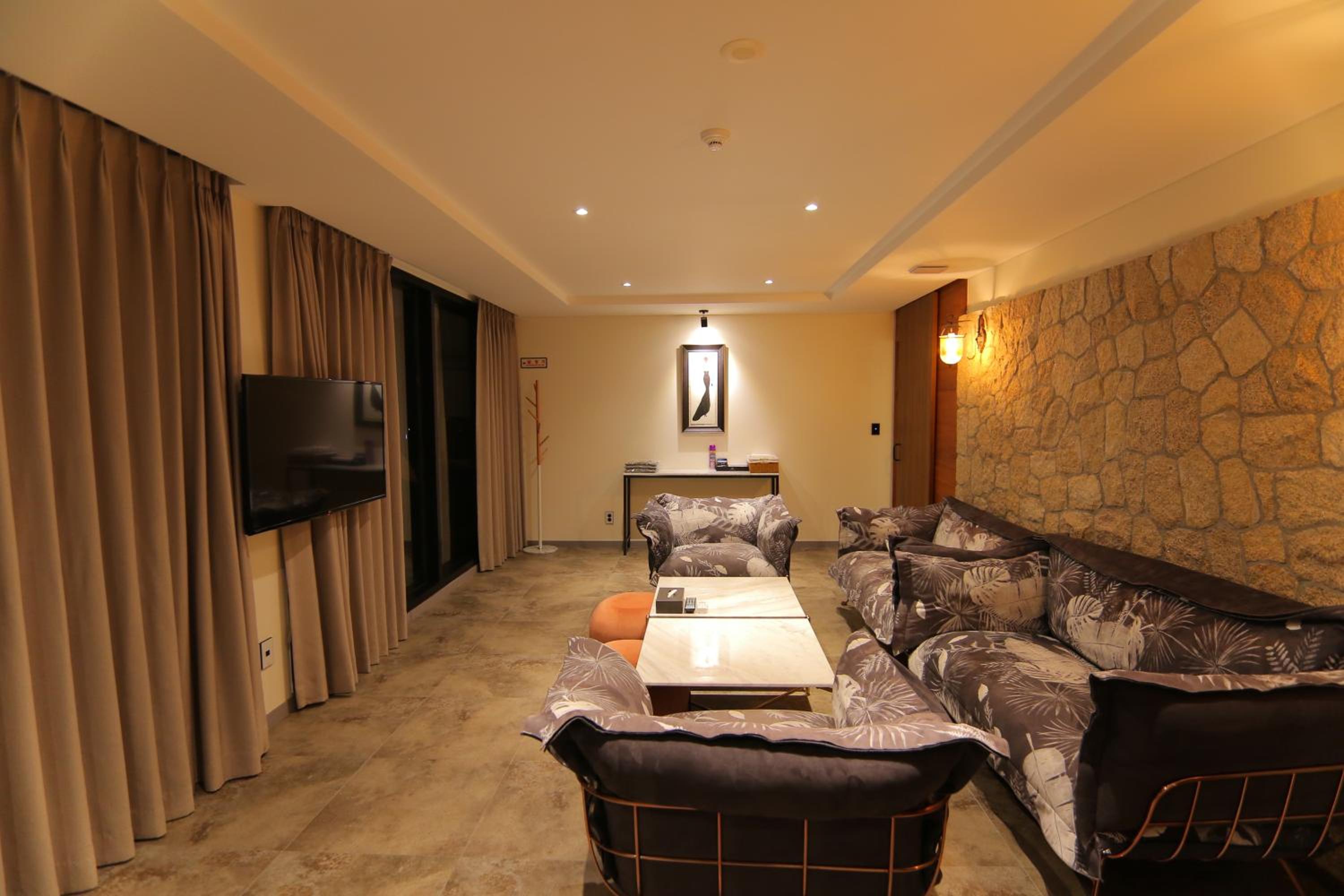 Imperial Suite - Photo 13