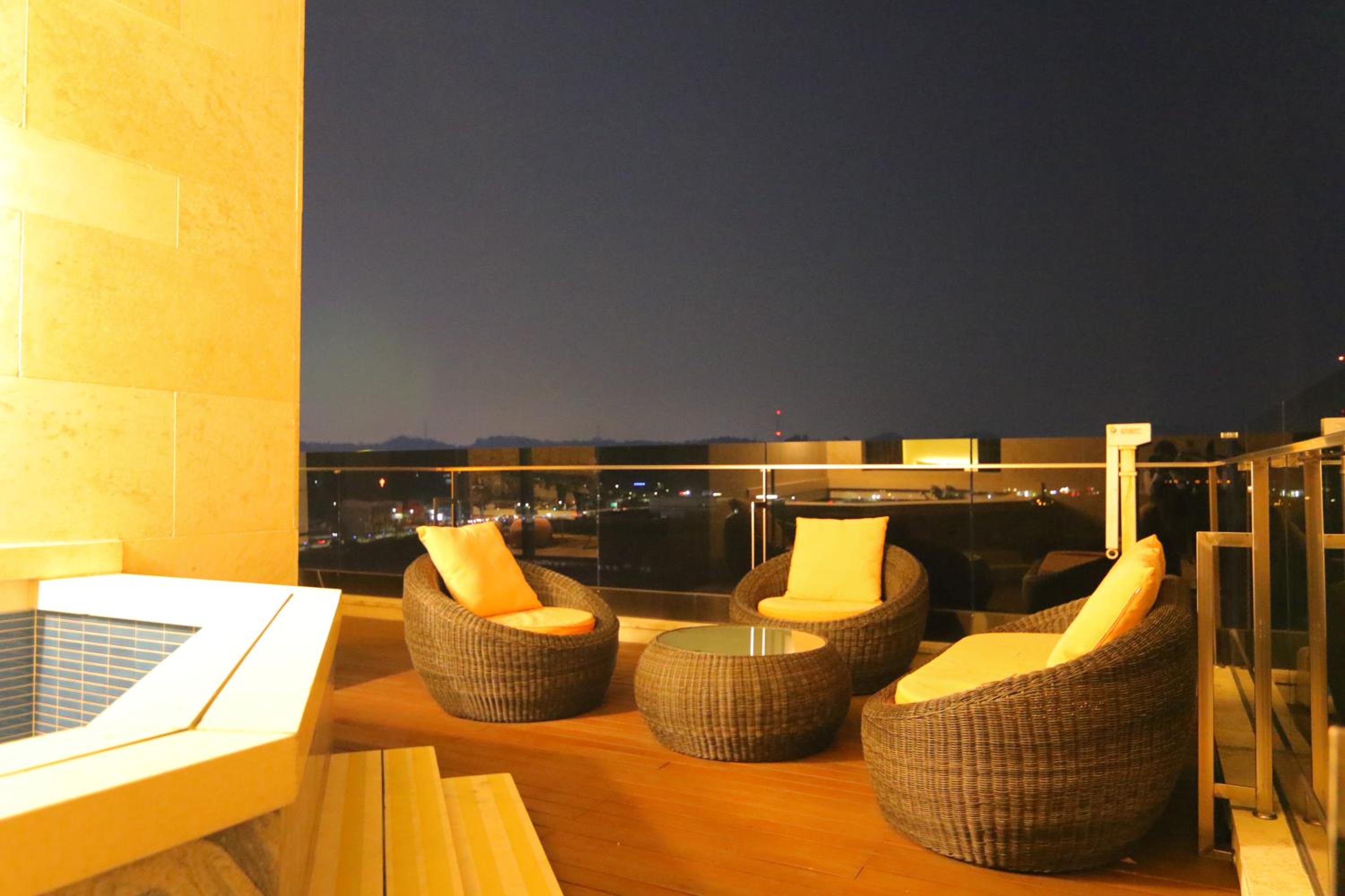 Imperial Suite - Photo 2