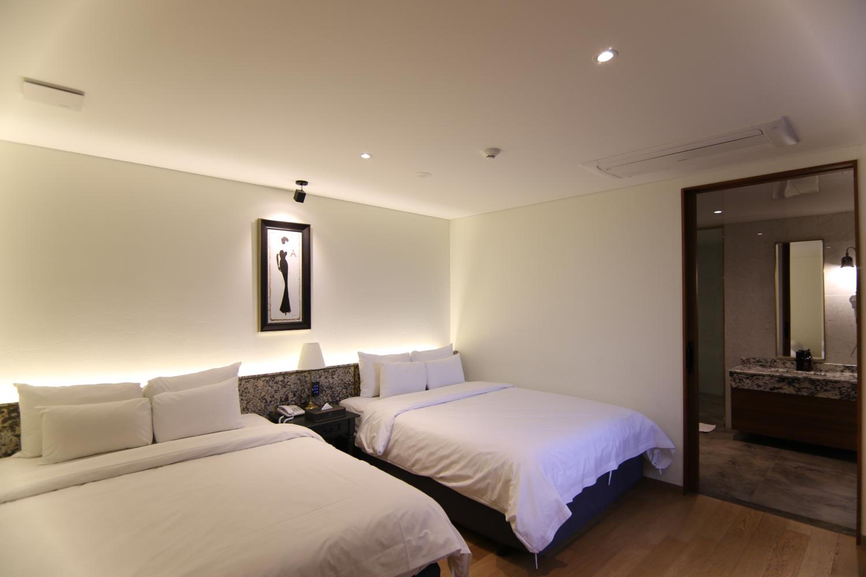 Imperial Suite - Photo 11