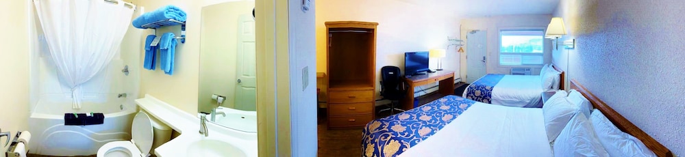 Room, 2 Queen Beds, Smoking photo 3