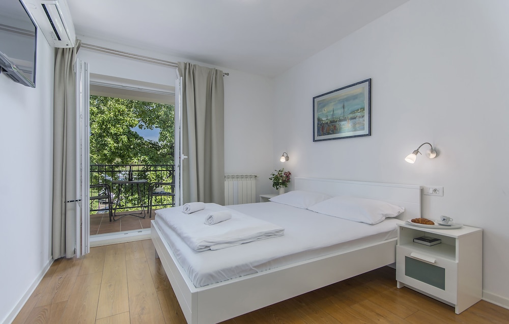 Double Room, Balcony