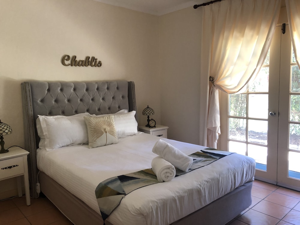 1 Bedroom Garden View (Chablis) - Photo 1