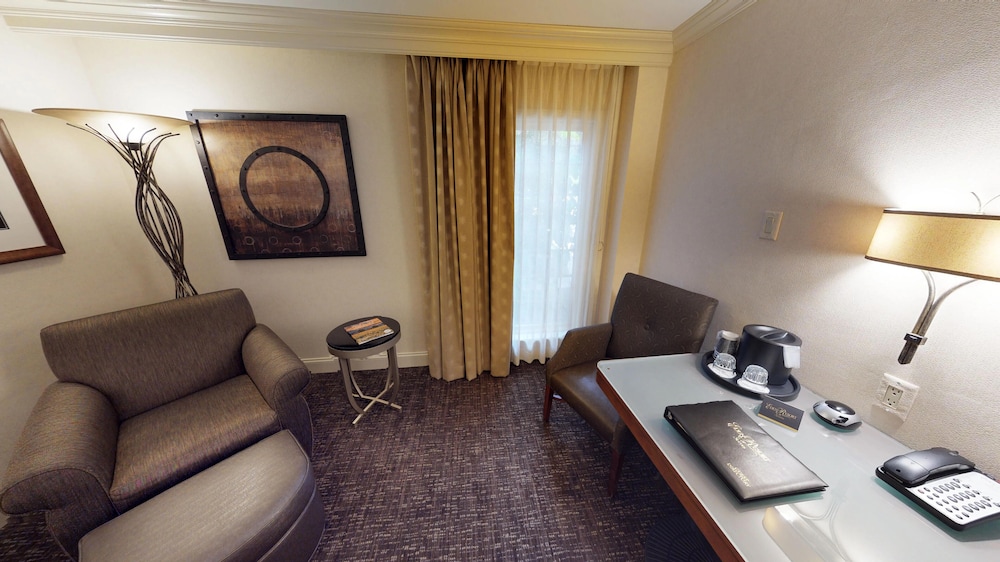 Standard Room, 2 Queen Beds, Non Smoking, Refrigerator (Oversized Room) - Photo 2