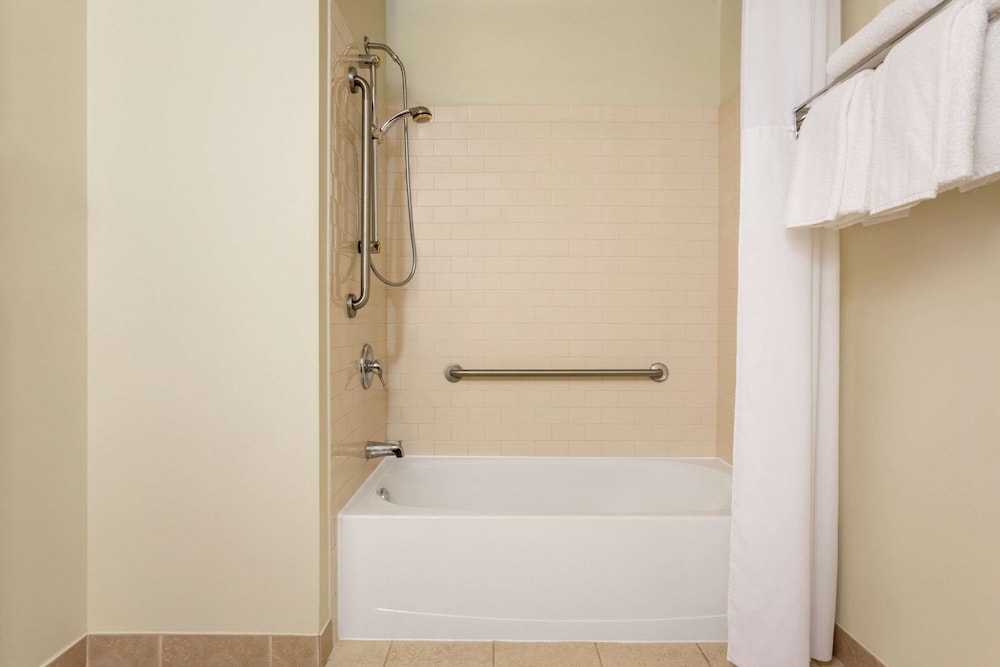 Days Inn & Conference Centre by Wyndham Blainville, 사진 4