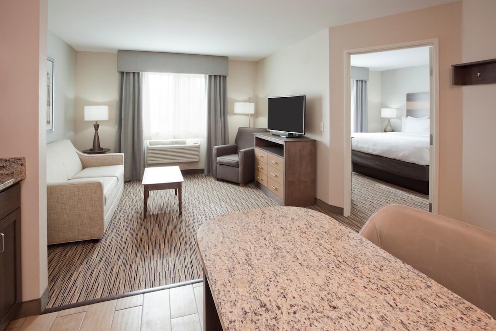 Suite, 1 King Bed with Sofa bed photo 2