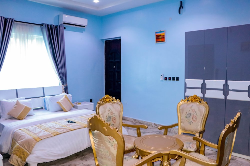 Luxury Room, 1 King Bed, Non Smoking photo 2