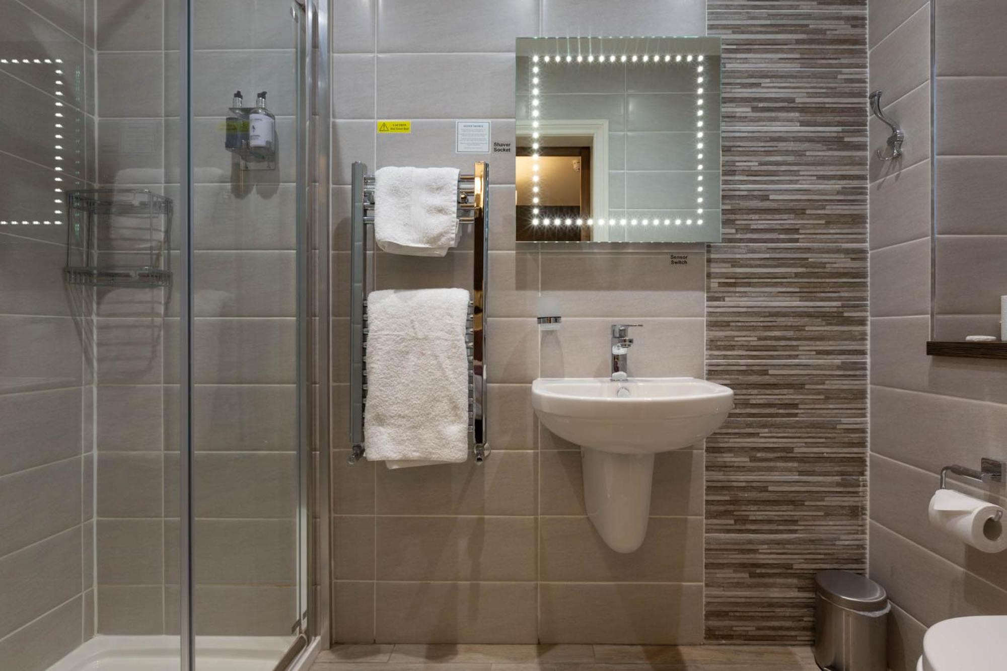 Premier Double Room - Photo 2
