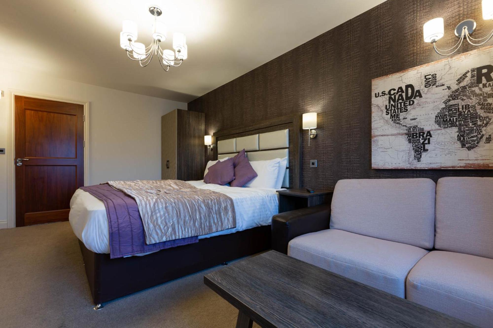 Executive Suite/Twin with Bath