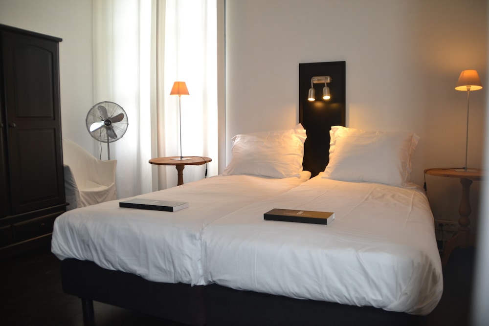 Basic Room, 2 Twin Beds, Courtyard Area
