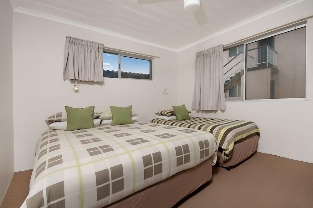 Apartment 1 Bedroom Ground (11B Beachfront Weekly)