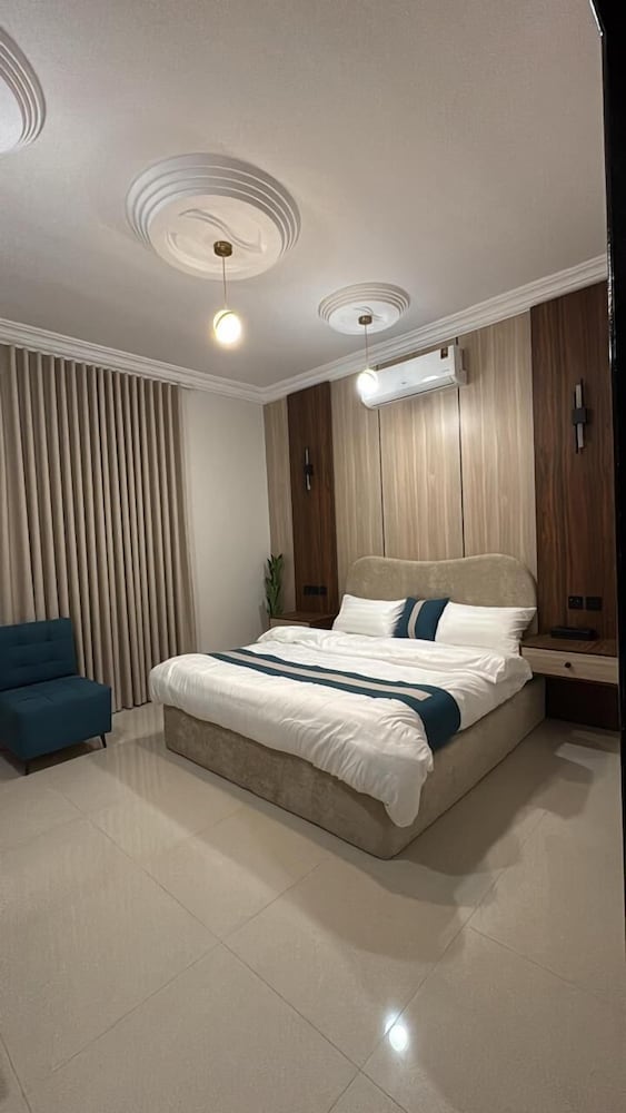 One-bedroom apt with coffee corner photo 1