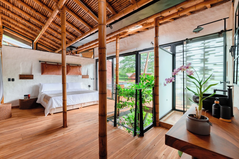 Deluxe Cabin, Hot Tub, Garden View