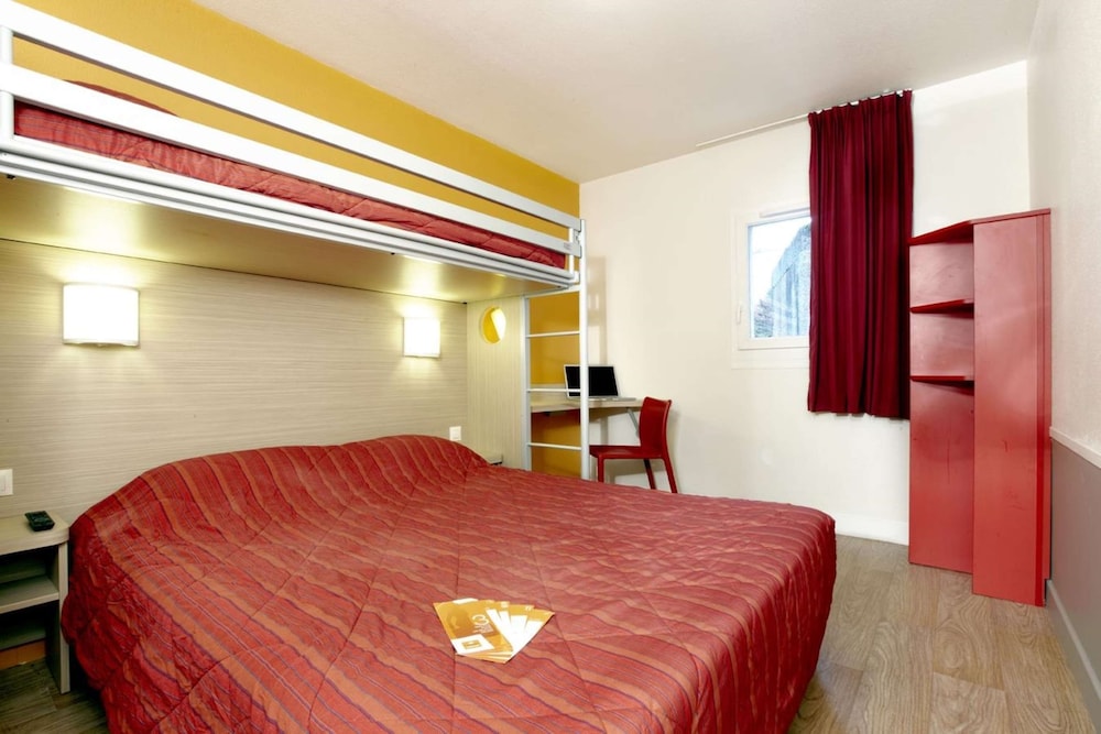 Standard Room, 3 Twin Beds - Photo 2