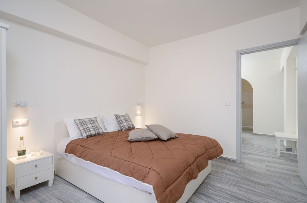 TWO BEDROOMS APARTMENT photo 1