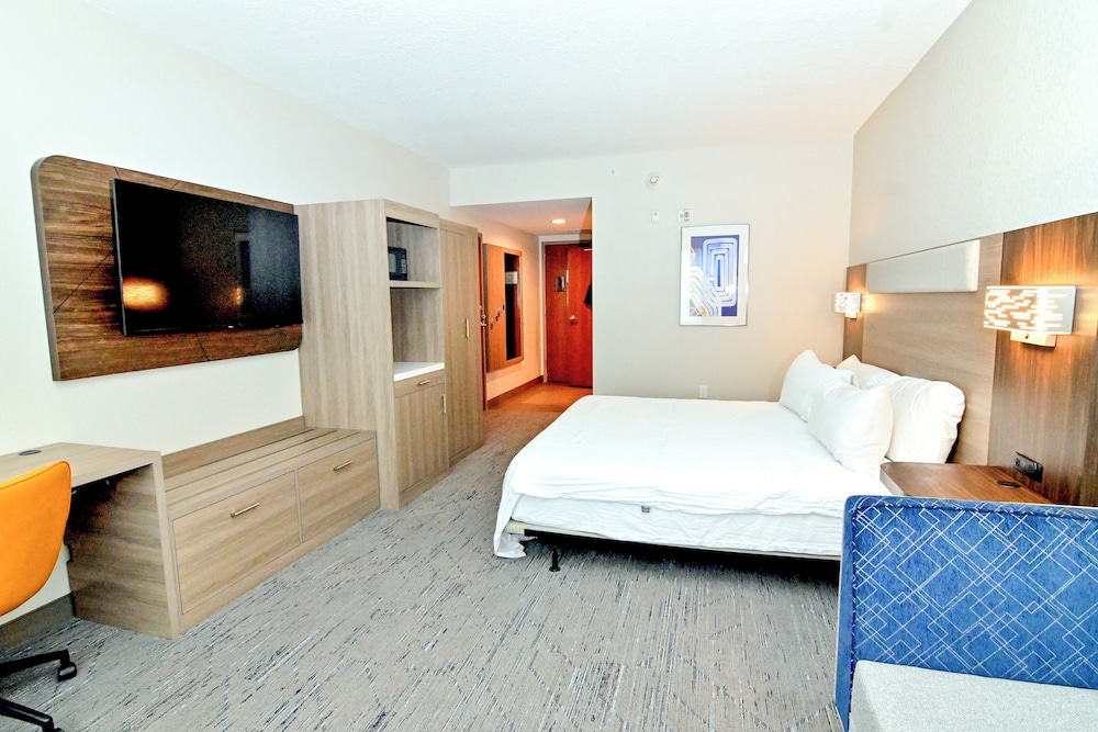 Standard Room, 1 King Bed, Mobility Accessible, Non Smoking (Communications) - Photo 1