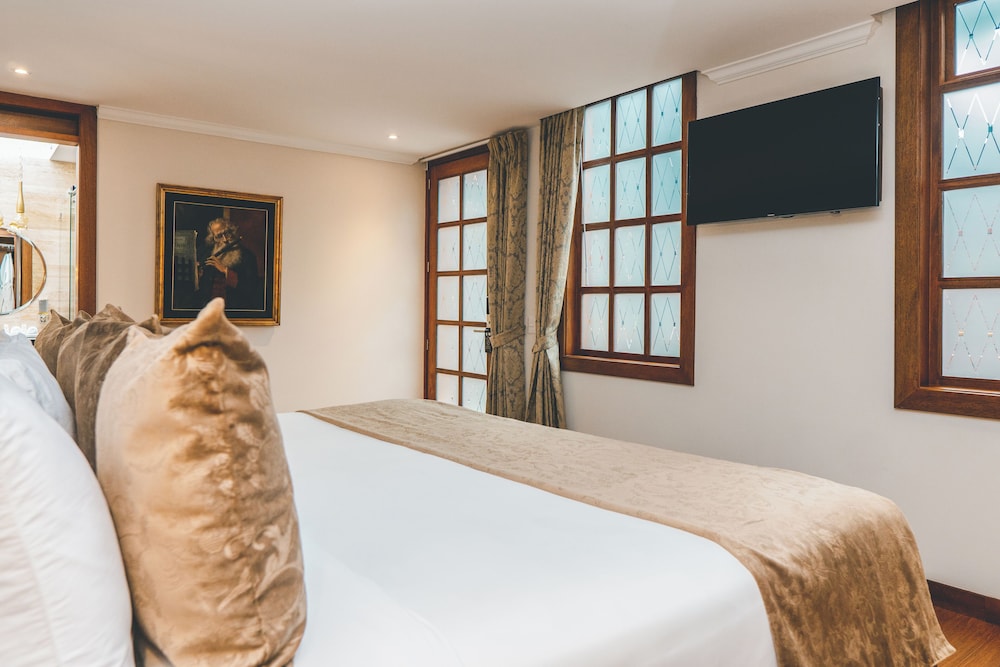 Premium Room, 1 Queen Bed, Non Smoking photo 2