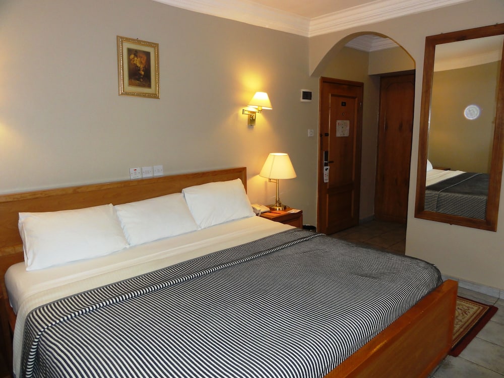 Deluxe Room - Photo 4