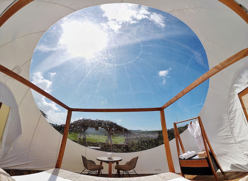 Exclusive Tent, 1 King Bed, Hot Tub, Lakeside, photo 6