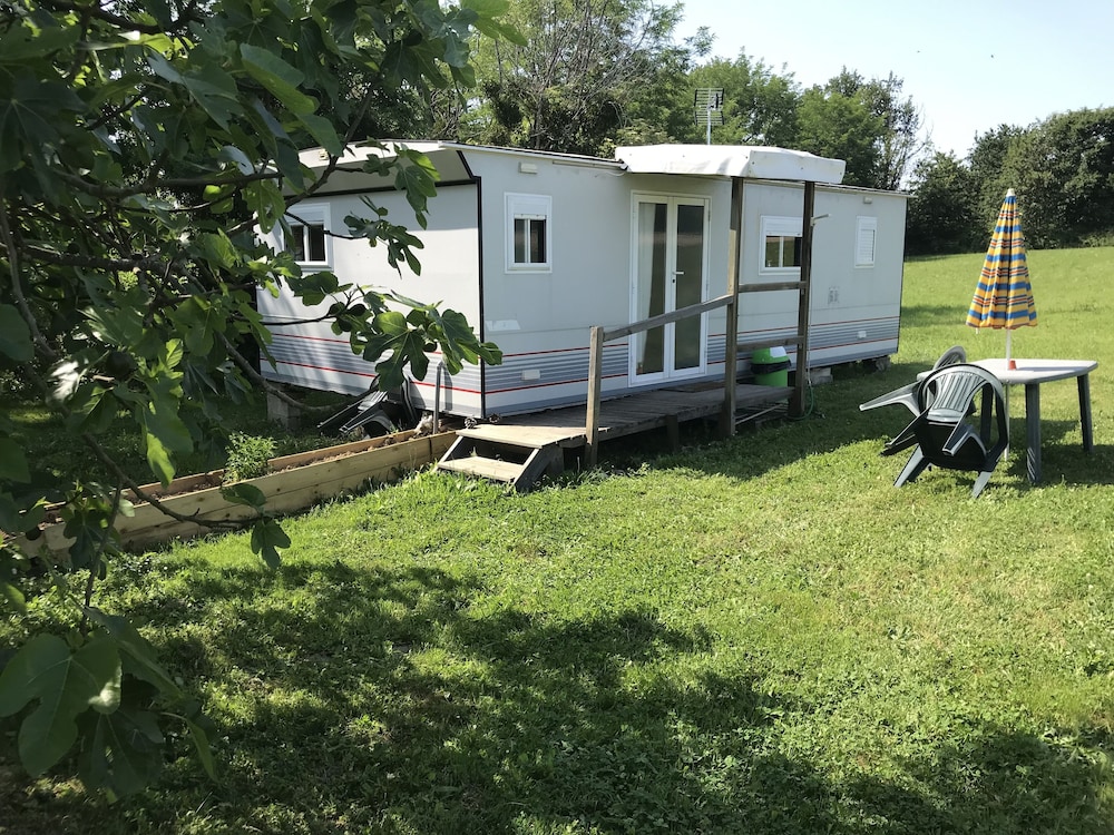 Basic Mobile Home photo 2