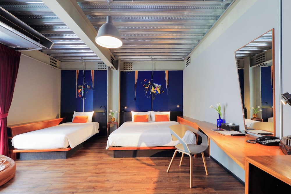 Triple Large Room