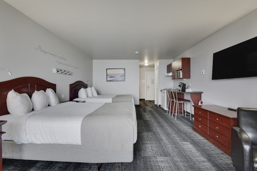 PAVILION SECTION | Superior Room, 2 Queen Beds, Balcony, River View - Photo 5