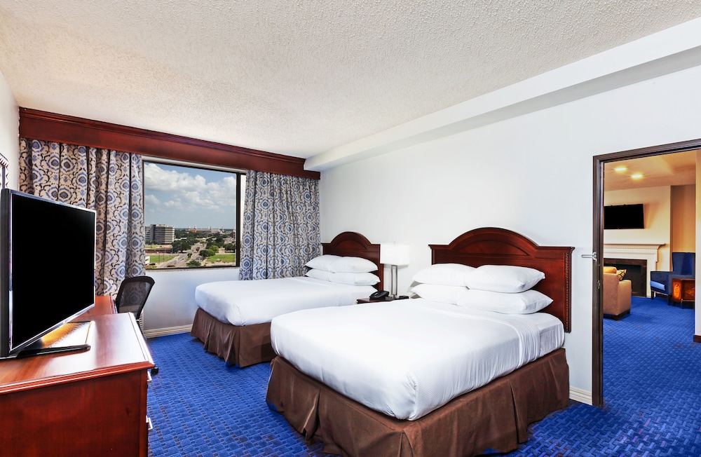 Deluxe Room, Accessible, Bathtub (Moblity & Hearing) - Photo 4