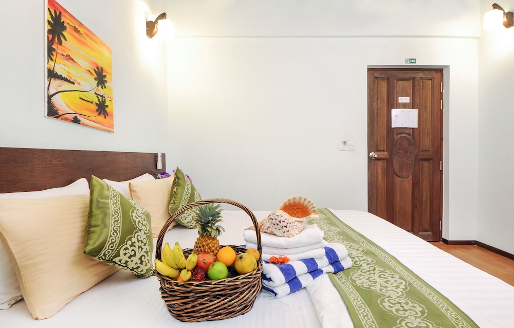 Standard Room (Without Window) photo 2