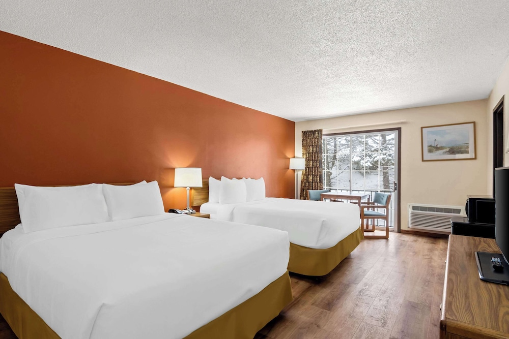 Standard Room, 2 Queen Beds, Non Smoking