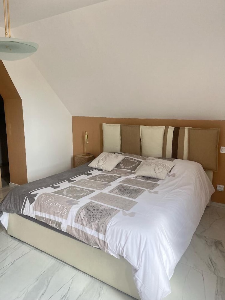 Room (La Dolce Vita)